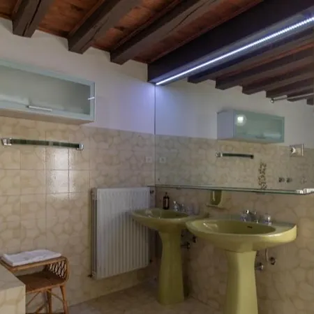 Antica Dimora Russit Alojamento de Acomodação e Pequeno-almoço Mediis