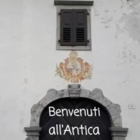 Alojamento de Acomodação e Pequeno-almoço Antica Dimora Russit Mediis